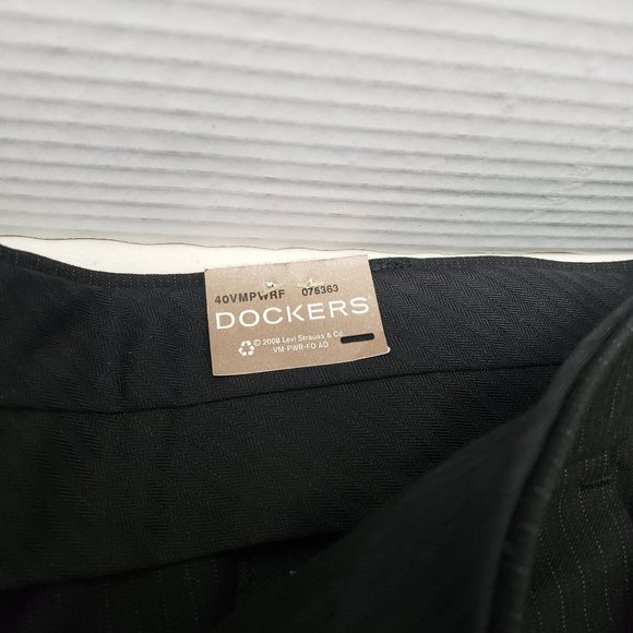 Men's Dress Pants Dockers Premium Classic Fit 42x30 NWT - Picture 5 of 9